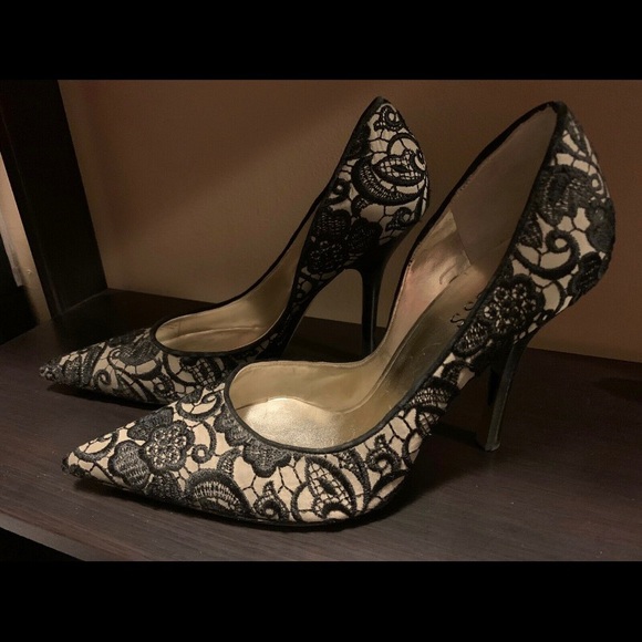 GUESS PUMPS - BNWTS - Picture 2 of 3